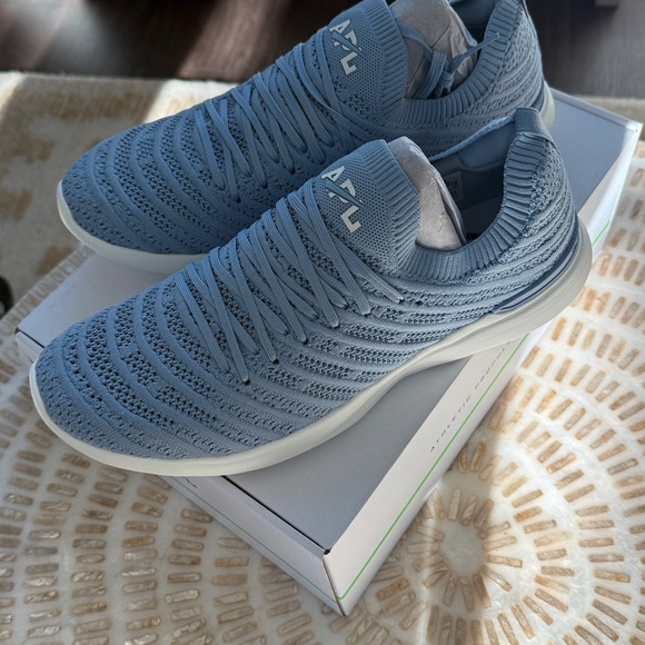 NEW APL BLUE/IVORY Athletic Shoes SZ 9 Men’s - Picture 4 of 7